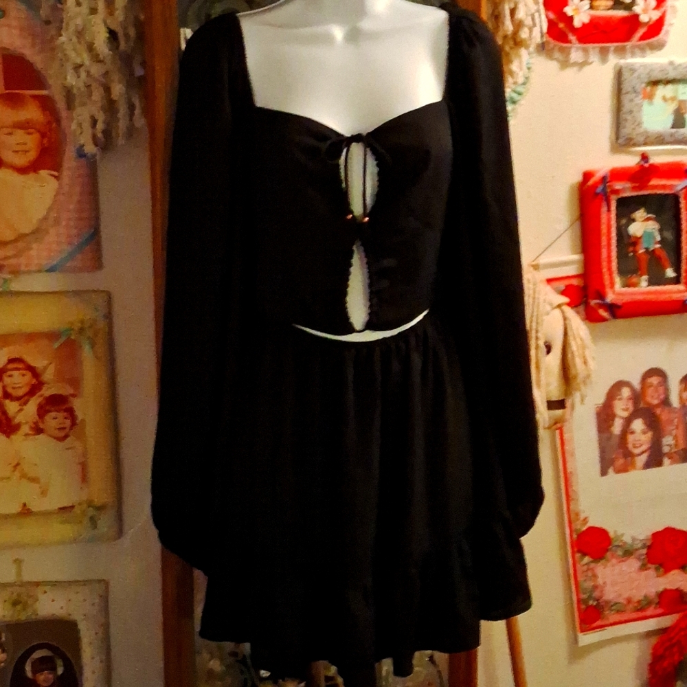 Like NEW,Super Sexy,Ebony-Black,Forever 21,Mini Dress with Peek-a-boo Front🖤